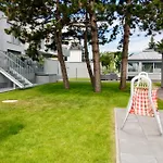 Maureen Lovely 2 Bedroom Unit With Community Pool