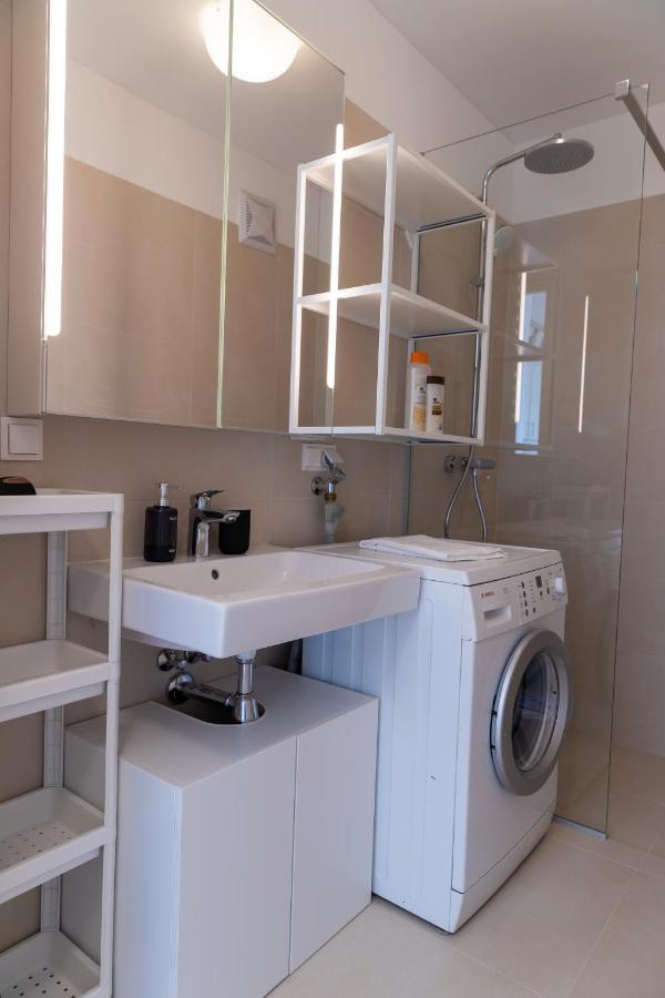 Maureen Lovely 2 Bedroom Unit With Community Pool Vienne